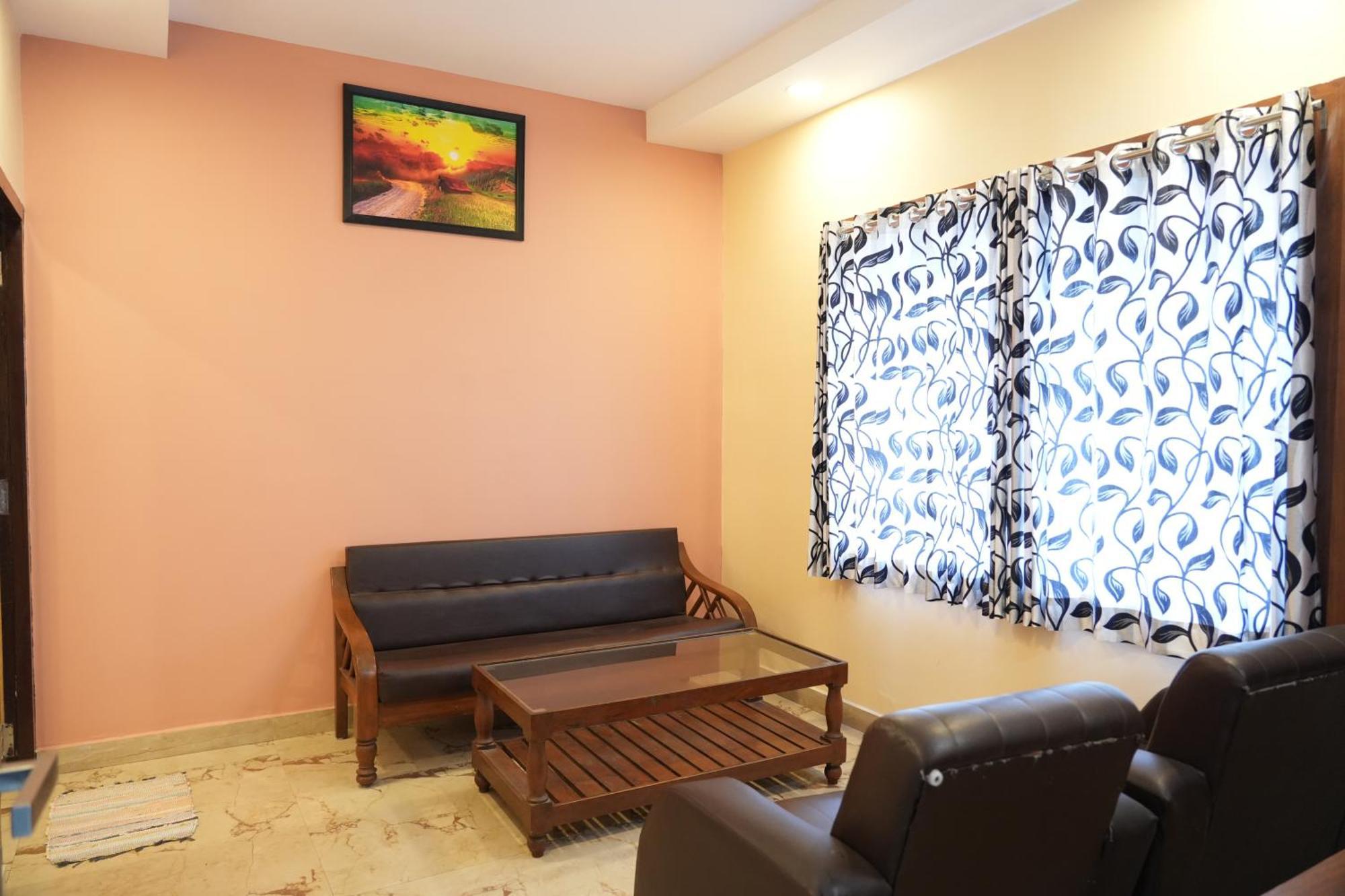 Hotel Sri Krishnan Residency Pollāchi Exterior foto